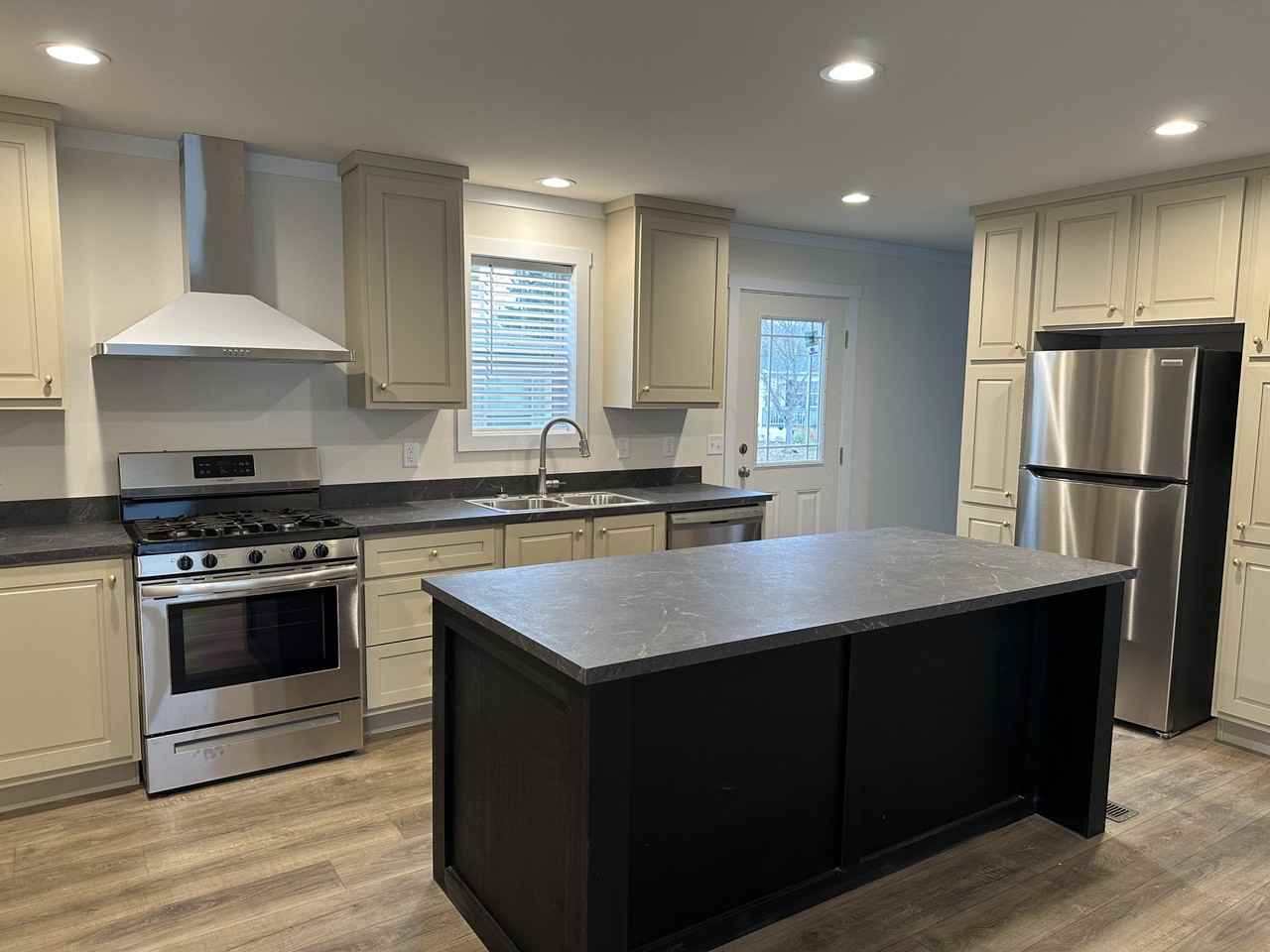 439 Laurel Oak Ln #439 - Photo 2 of 14