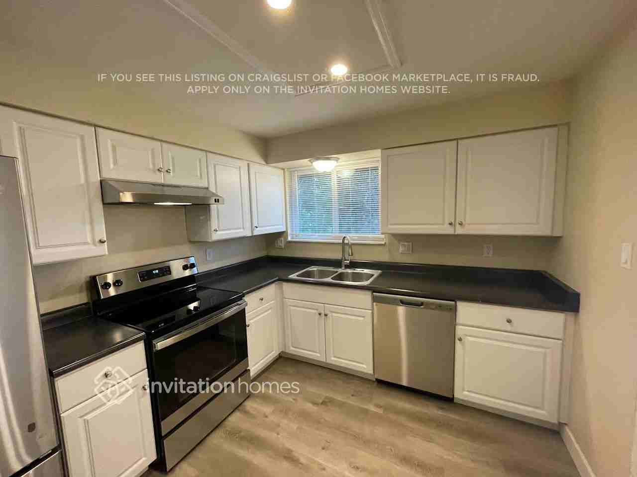 13157 E Dakota Ave - Photo 6 of 15