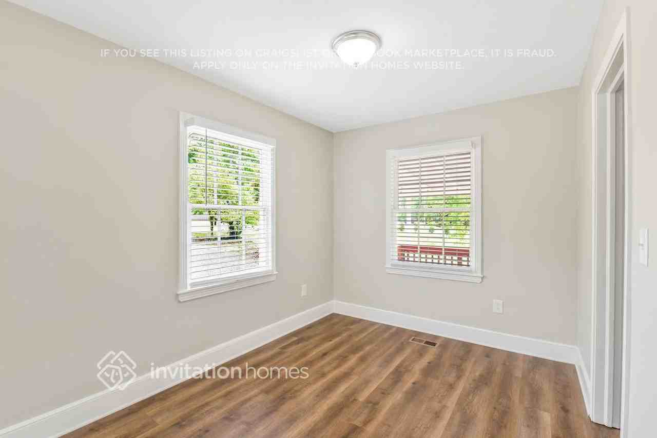 1940 Wildwood Dr - Photo 5 of 27