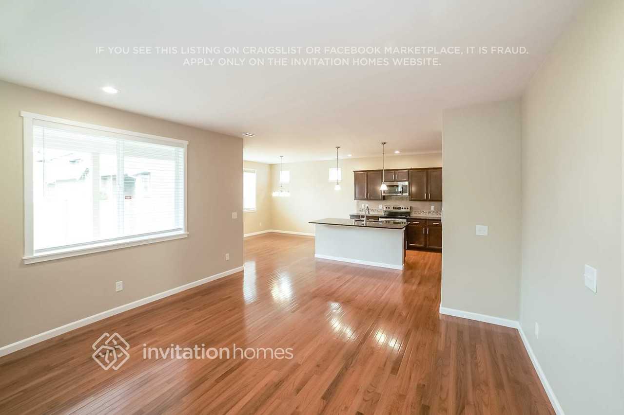 9123 196th Street Ct E - Photo 5 of 21