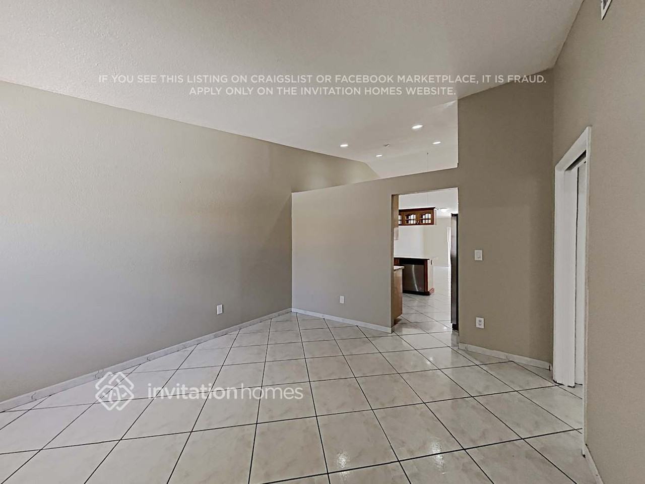 2124 W 54th St - Photo 4 of 21