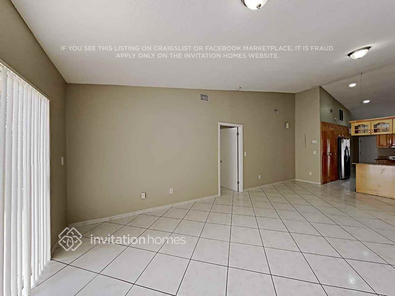 2124 W 54th St - Photo 6 of 21