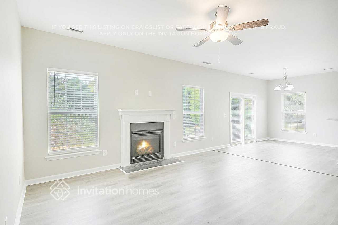 776 Champion St - Photo 6 of 31