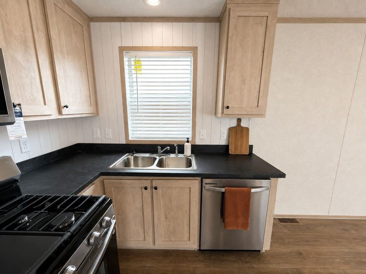 3931 N Deadwood Dr #197 - Photo 2 of 11