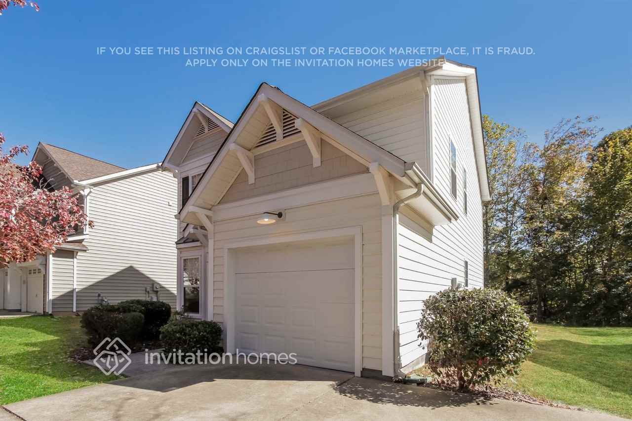 1617 Hammond Dr - Photo 3 of 16