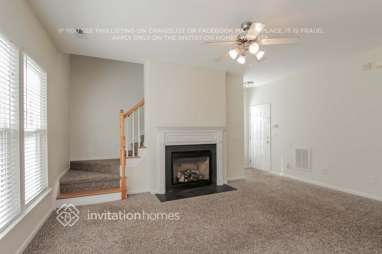 1617 Hammond Dr - Photo 4 of 16