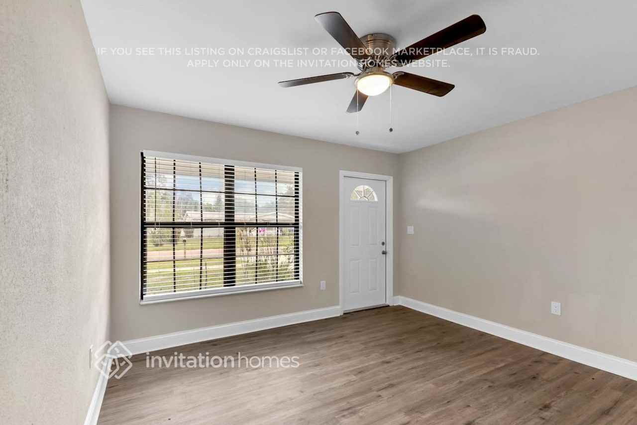 4426 W Iowa Ave - Photo 4 of 31