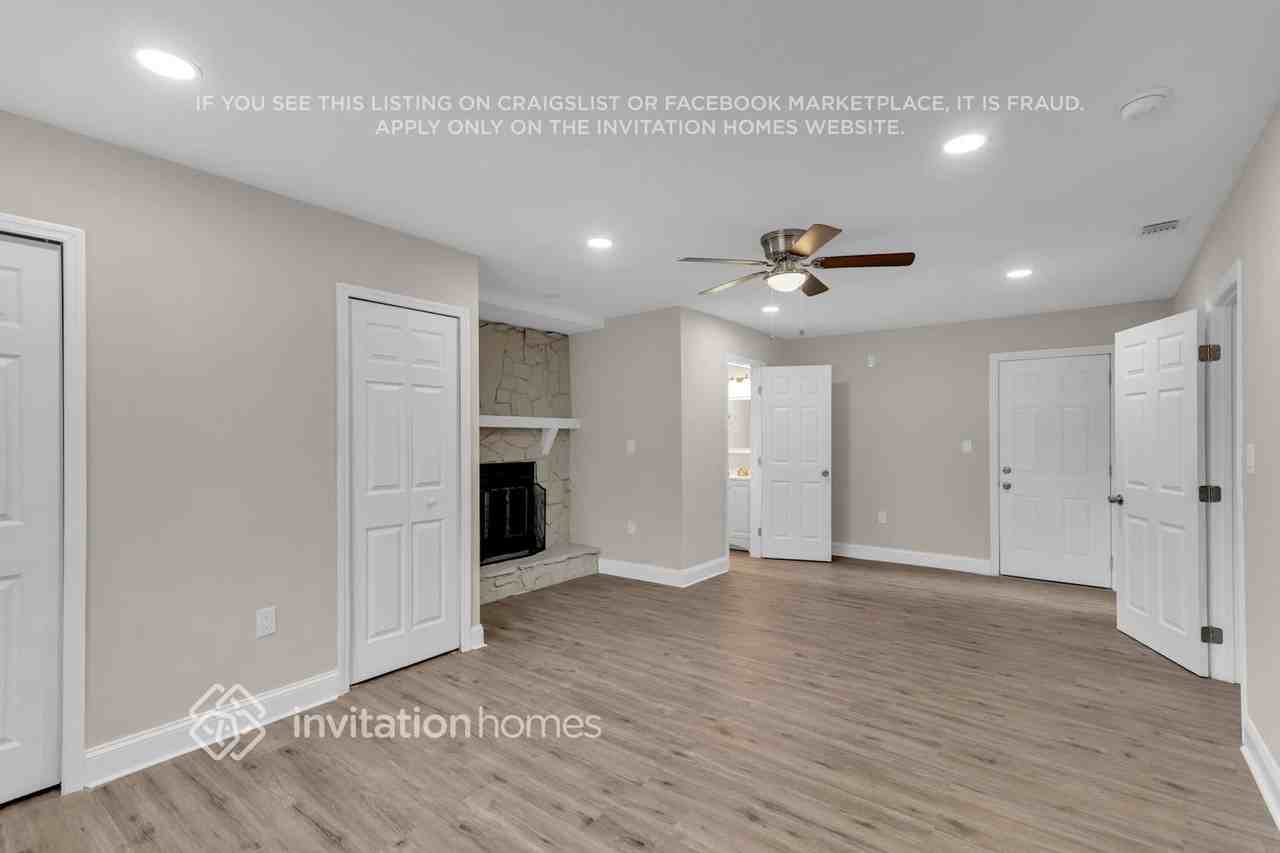 4426 W Iowa Ave - Photo 6 of 31