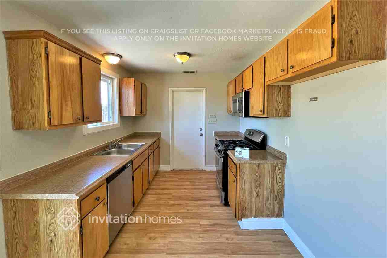 6005 N Haven Dr - Photo 3 of 10
