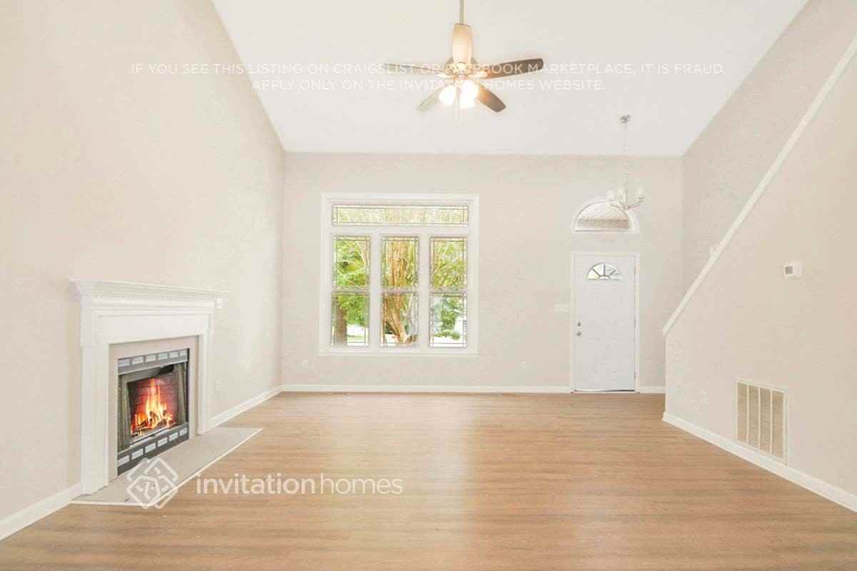 136 Kings Way - Photo 4 of 21