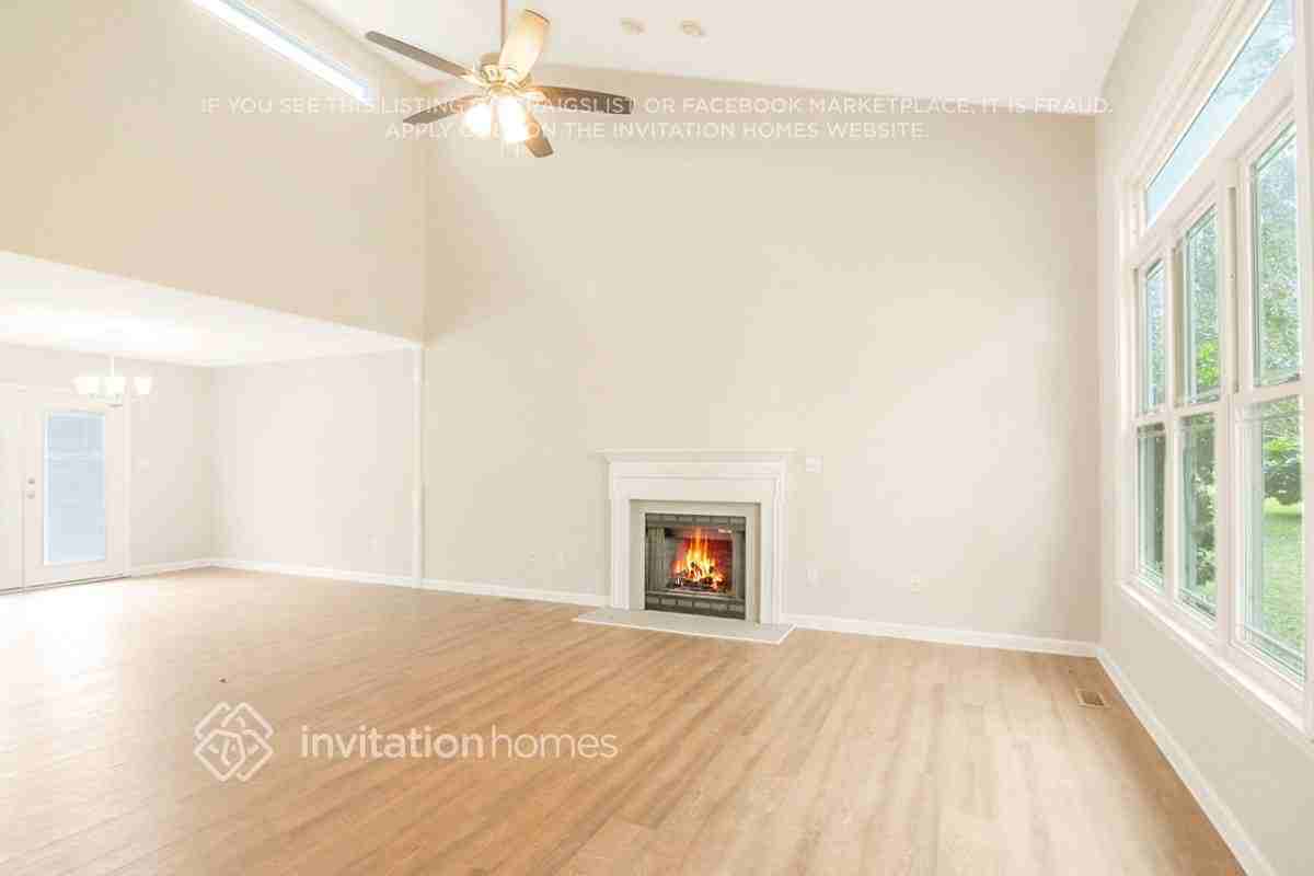 136 Kings Way - Photo 5 of 21