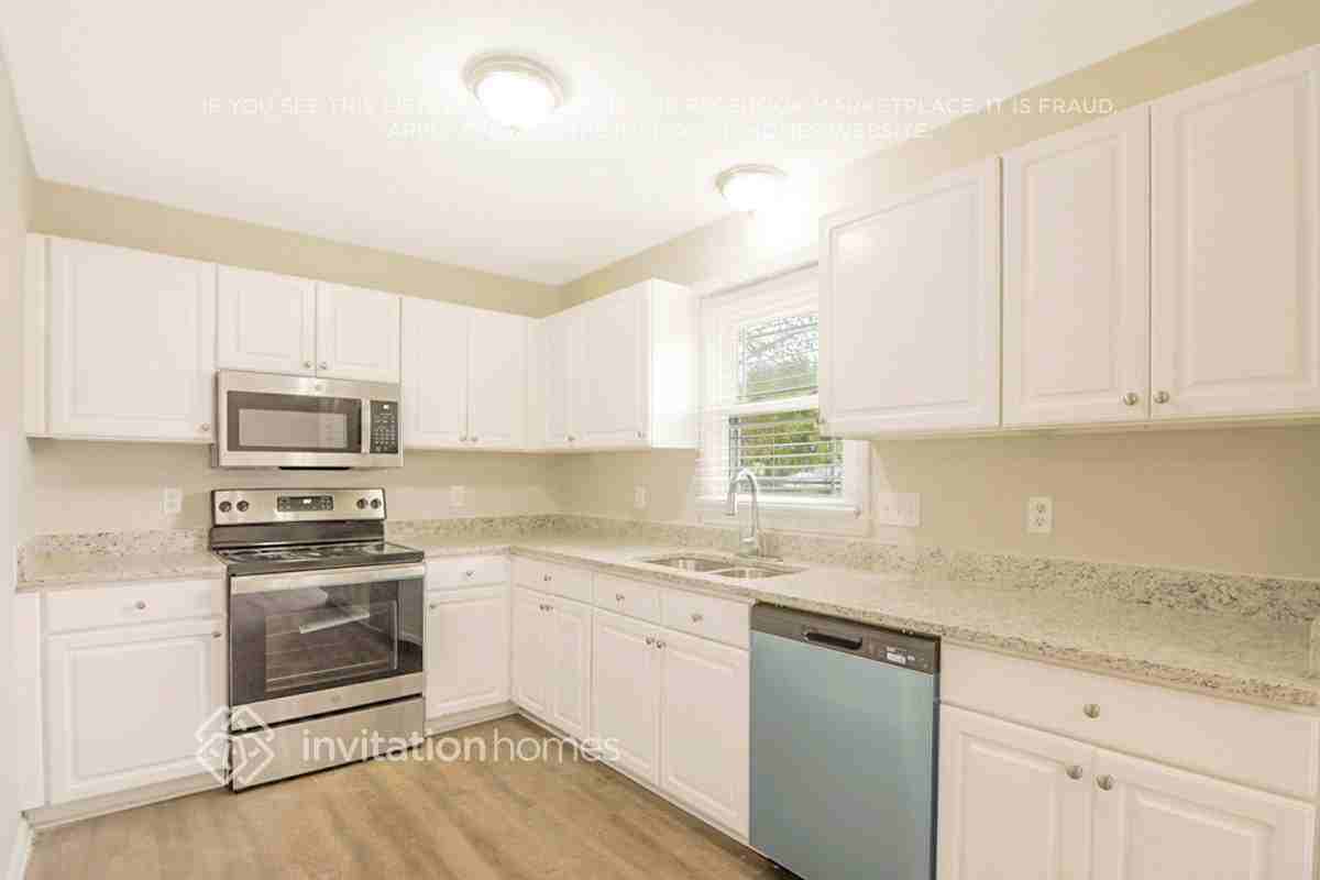 136 Kings Way - Photo 7 of 21