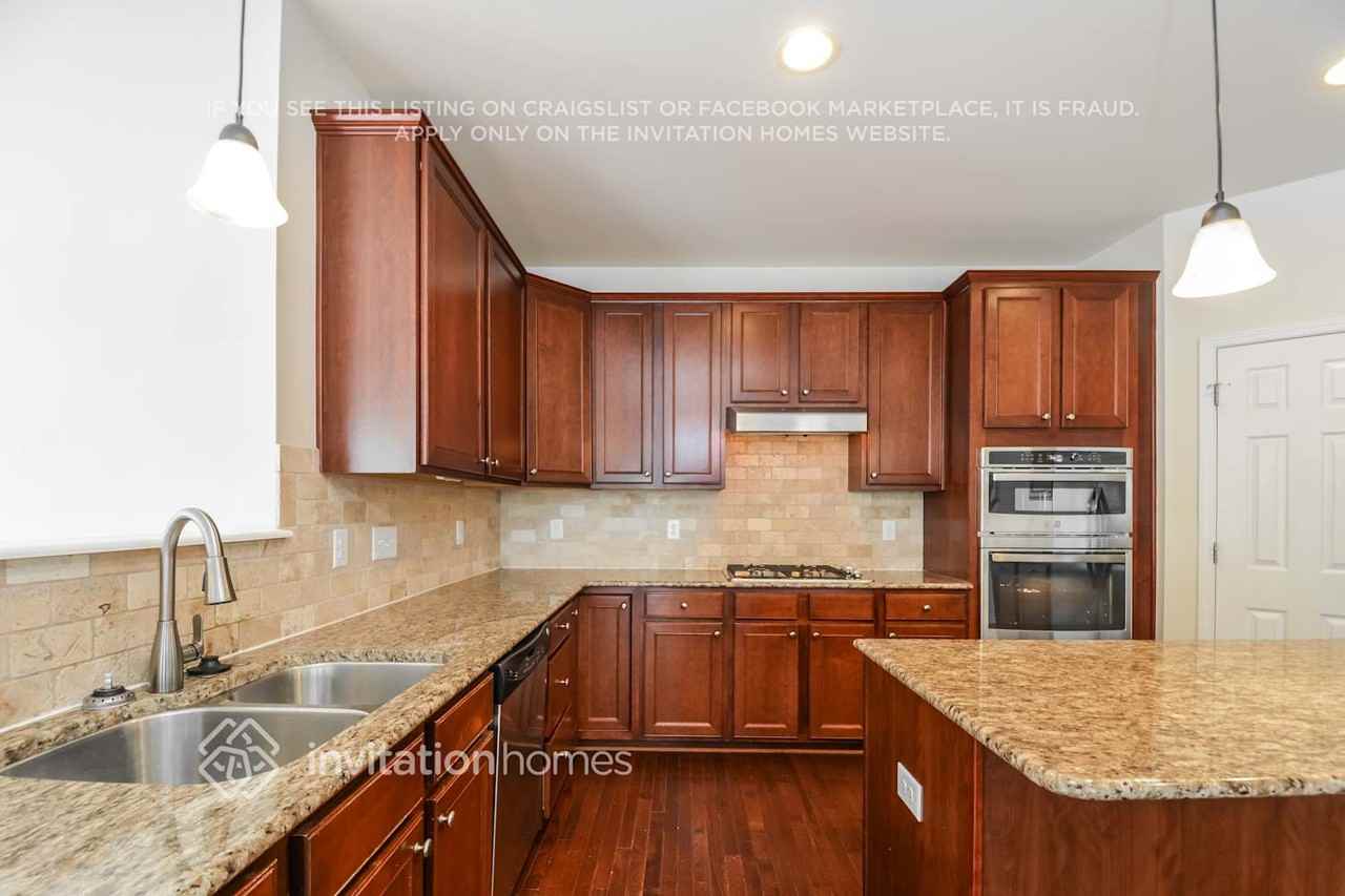 3006 Fern Cottage Ln - Photo 6 of 18