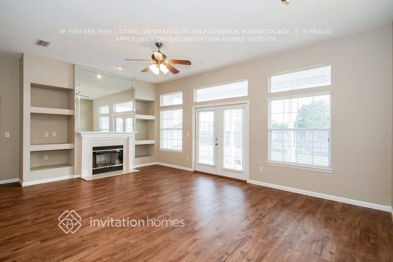 545 Thornberry Rd - Photo 3 of 21