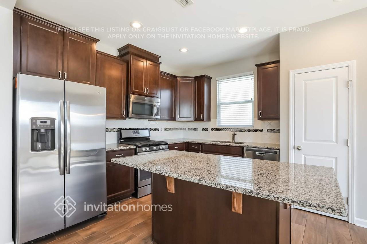 3952 White Kestrel Dr - Photo 4 of 16