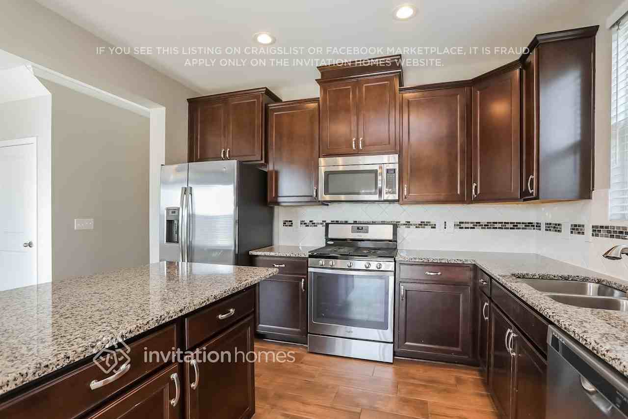 3952 White Kestrel Dr - Photo 5 of 16