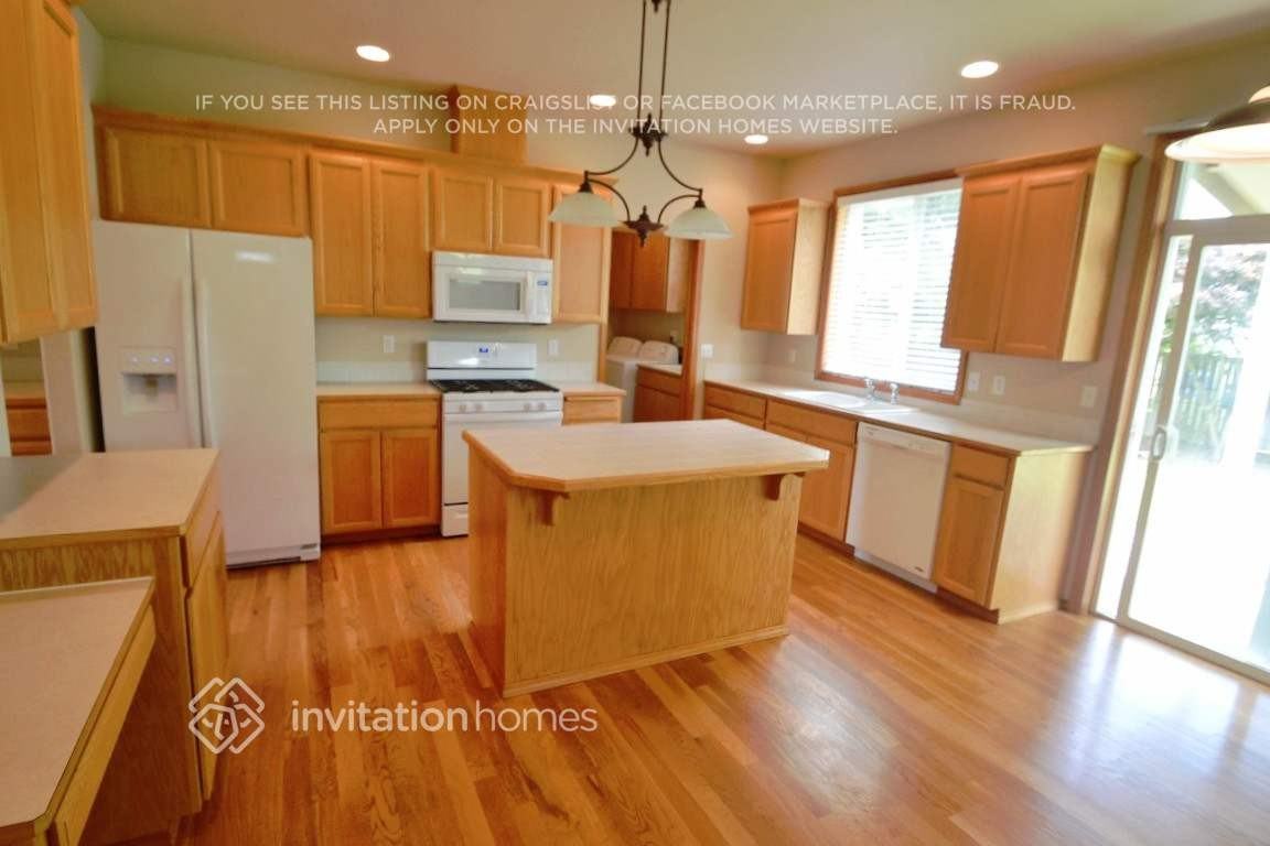 1705 Peach Park Ln - Photo 3 of 21