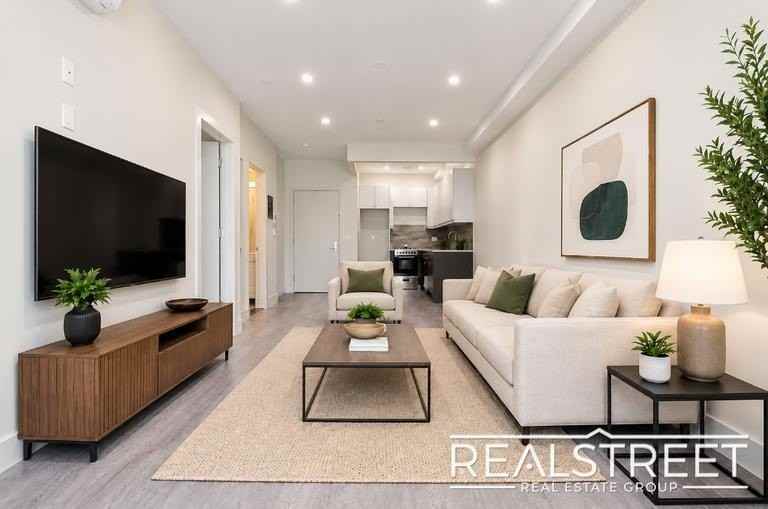 2517 Bedford Ave #2B
