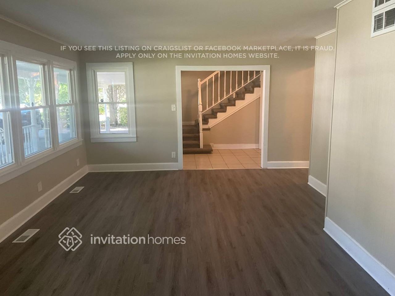 1303 W 59th St - Photo 6 of 14