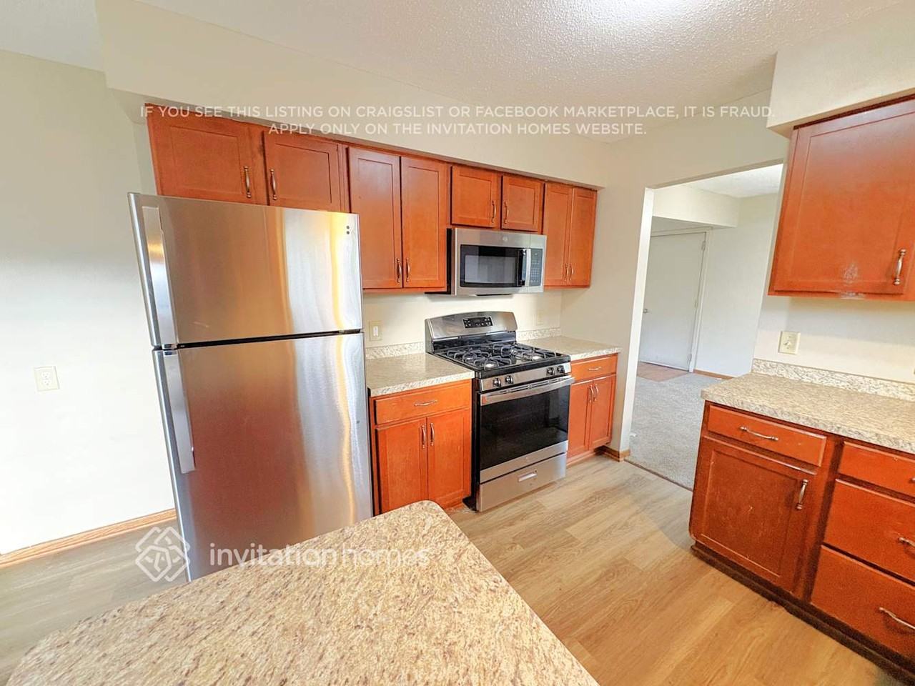 1411 Bidwell St - Photo 4 of 14