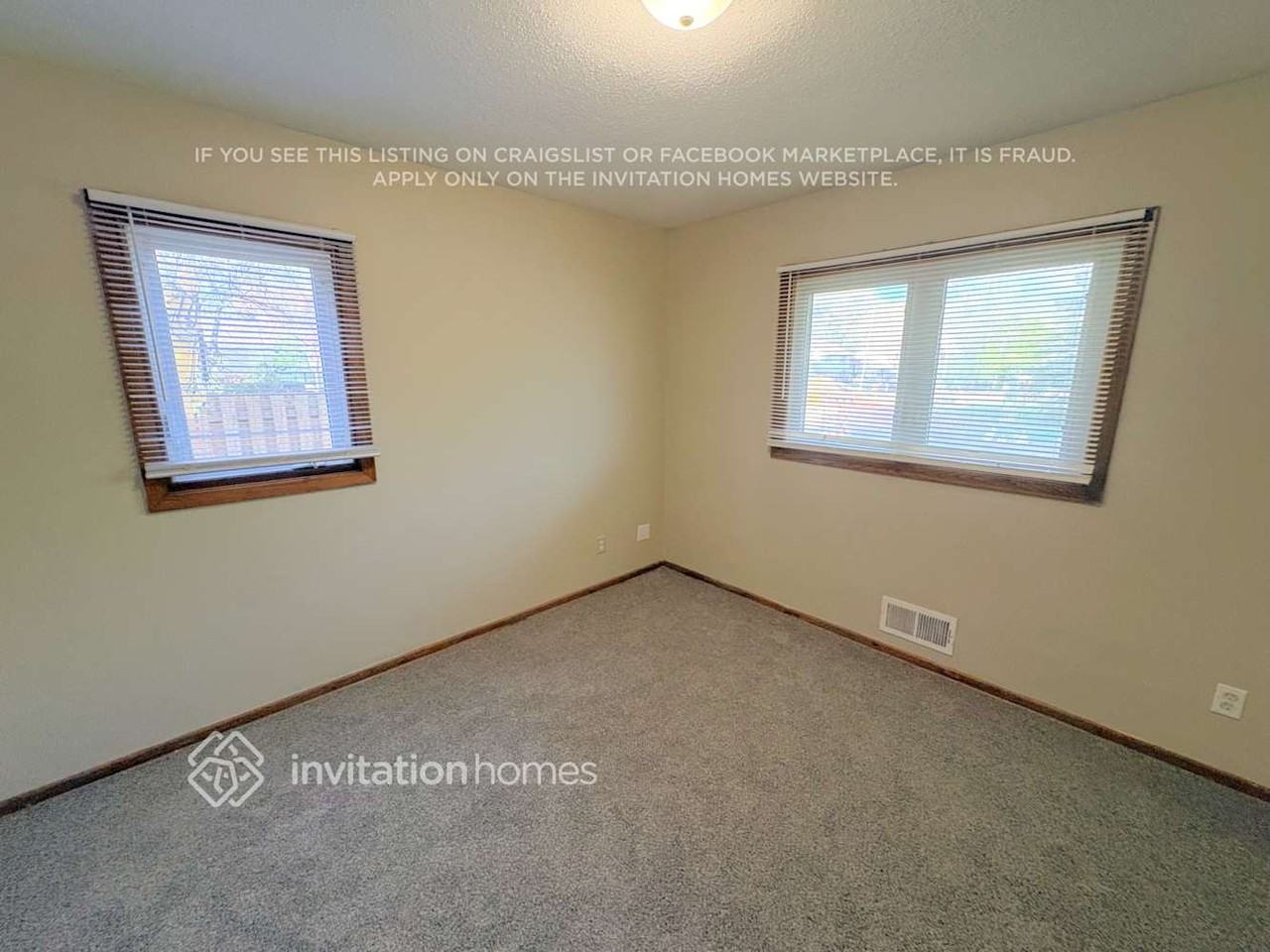 1411 Bidwell St - Photo 7 of 14