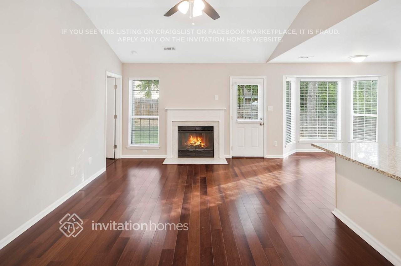 9102 Eaker Ct - Photo 4 of 27