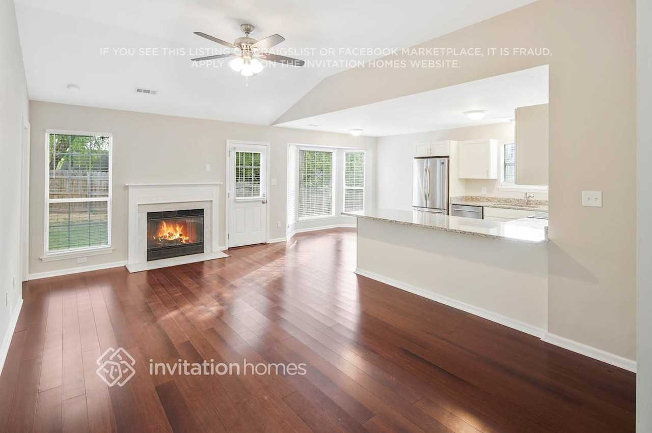 9102 Eaker Ct - Photo 5 of 27