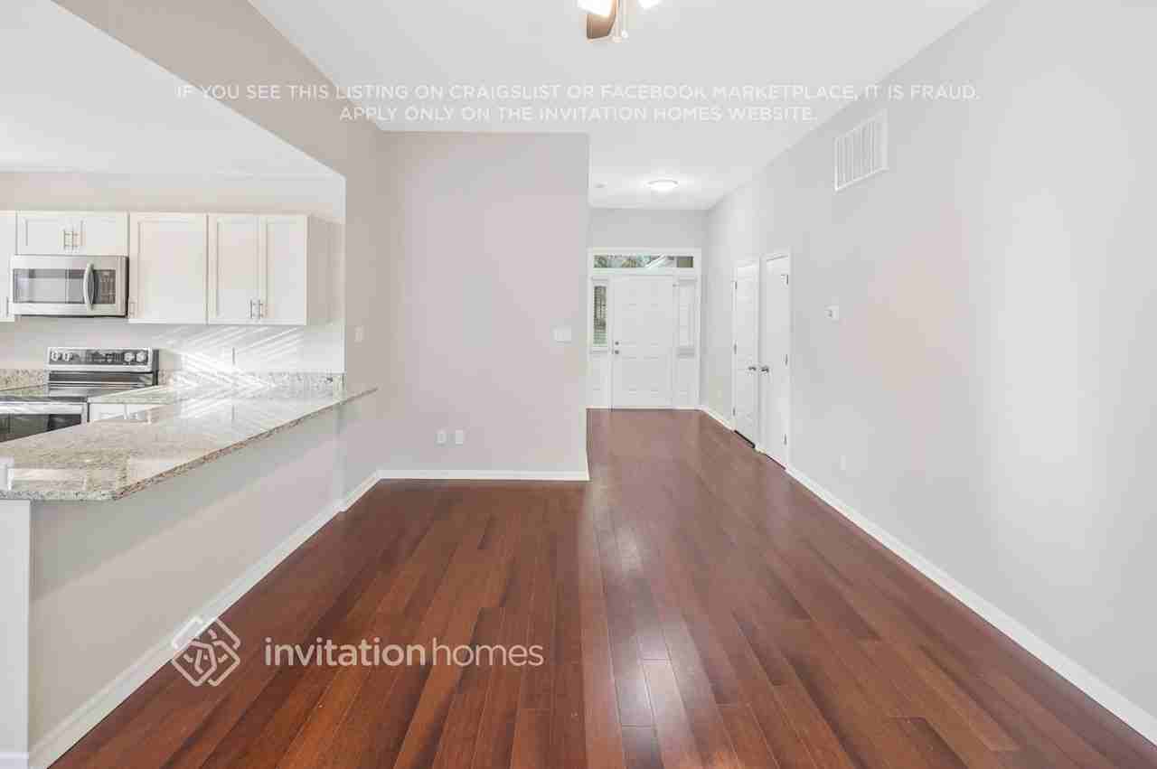 9102 Eaker Ct - Photo 7 of 27