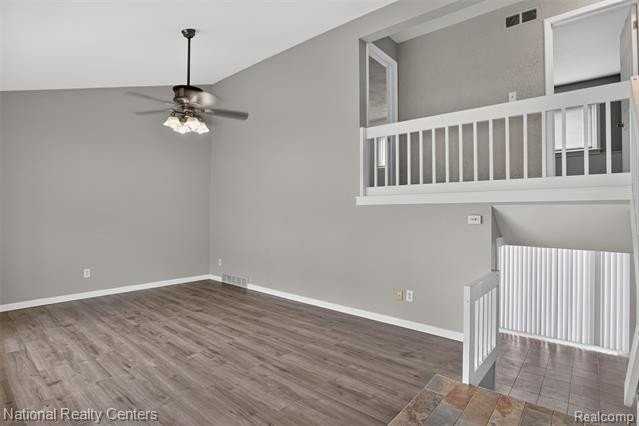 29648 Hillbrook St - Photo 5 of 34