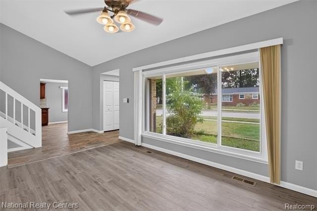 29648 Hillbrook St - Photo 7 of 34