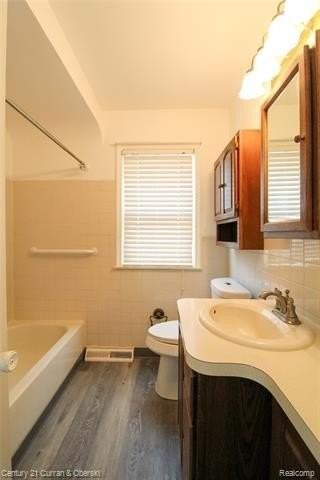 6832 Norborne Ave - Photo 6 of 17