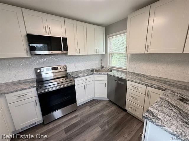 2061 Inkster Rd - Photo 5 of 13