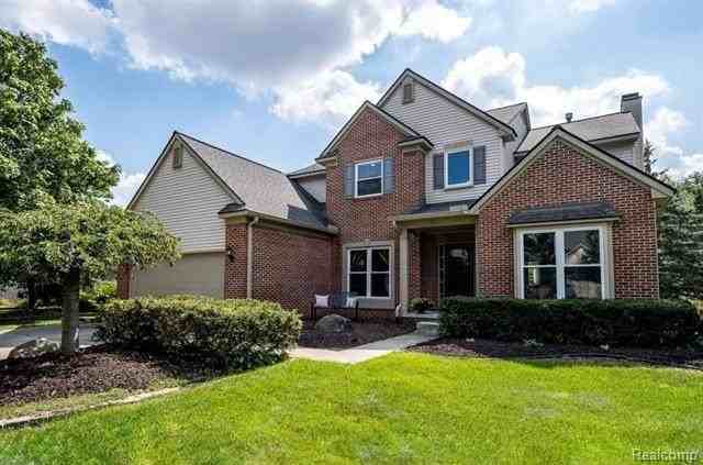 1760 Dogwood Trl - Photo 3 of 36