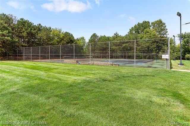 38860 Country Cir - Photo 2 of 29