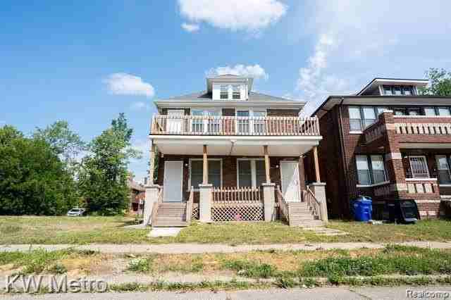 1668 Blaine St - Photo 2 of 31