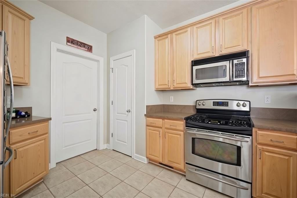 1177 Treefern Dr - Photo 7 of 39
