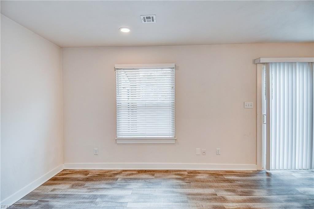 434 9th St - Photo 4 of 38