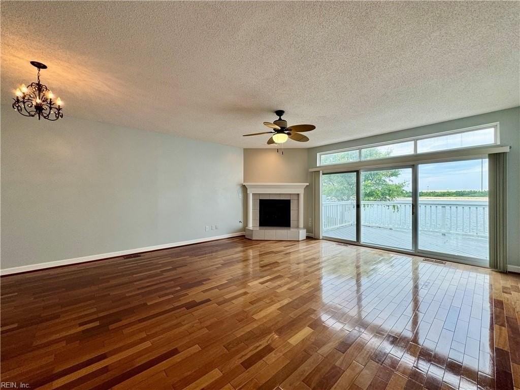 9548 Bay Front Dr - Photo 4 of 50