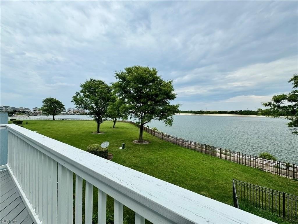 9548 Bay Front Dr - Photo 5 of 50