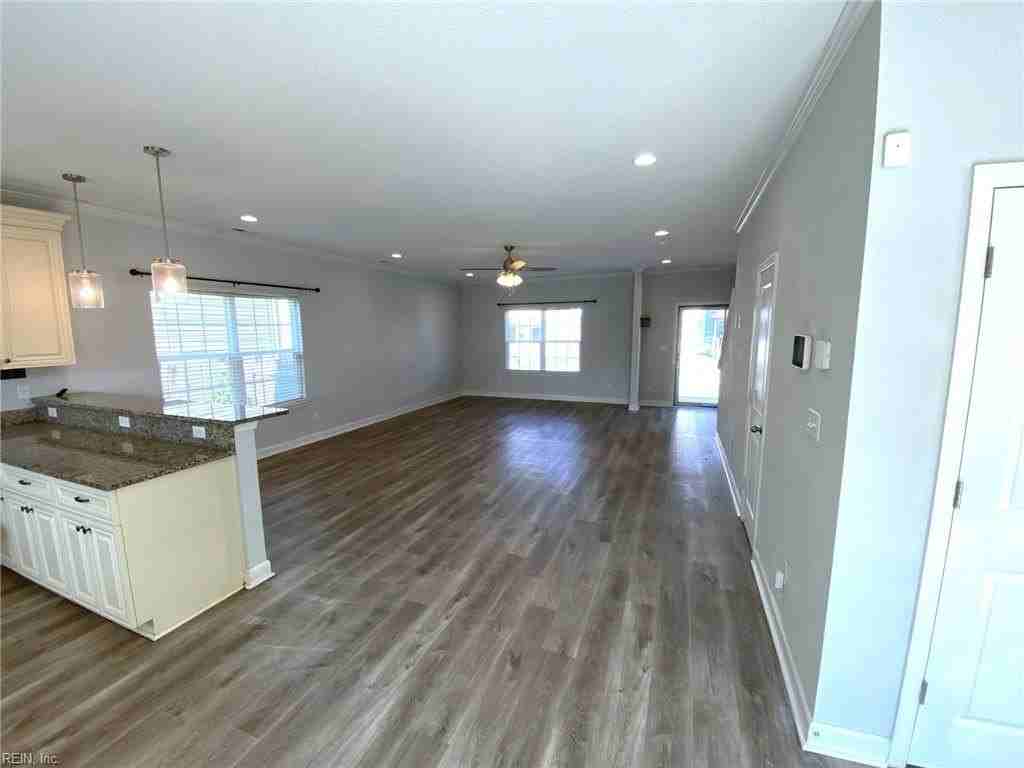 1720 Oakfield Ave - Photo 3 of 18