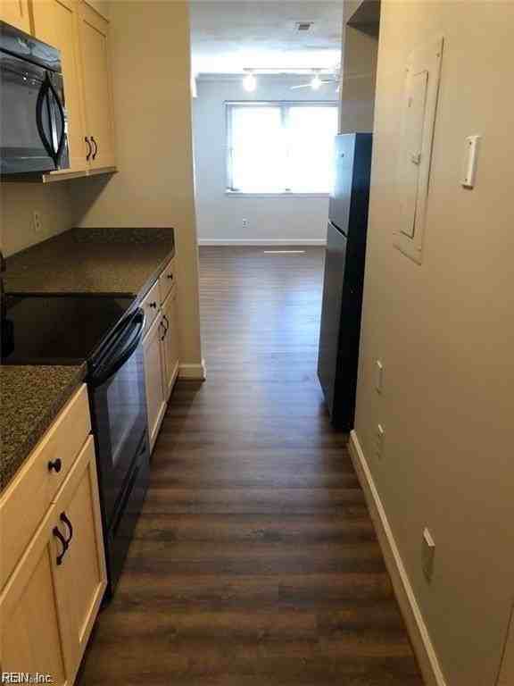 849 Baldwin Ave #2F - Photo 3 of 10