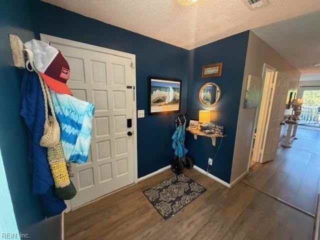 801 Seawinds Ln - Photo 7 of 36