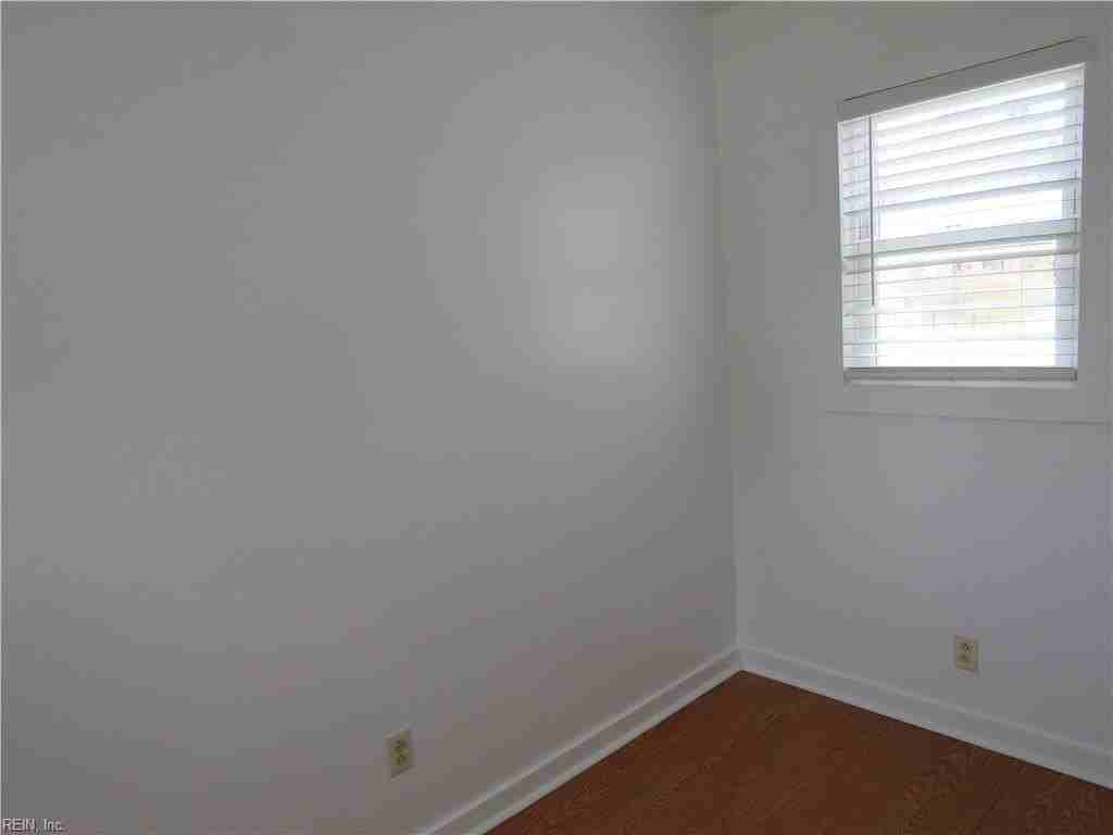 6665 Hudson Ave - Photo 3 of 19