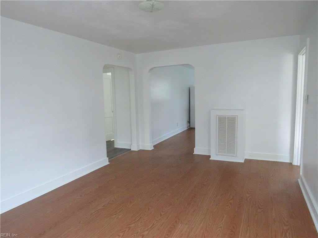 6665 Hudson Ave - Photo 5 of 19