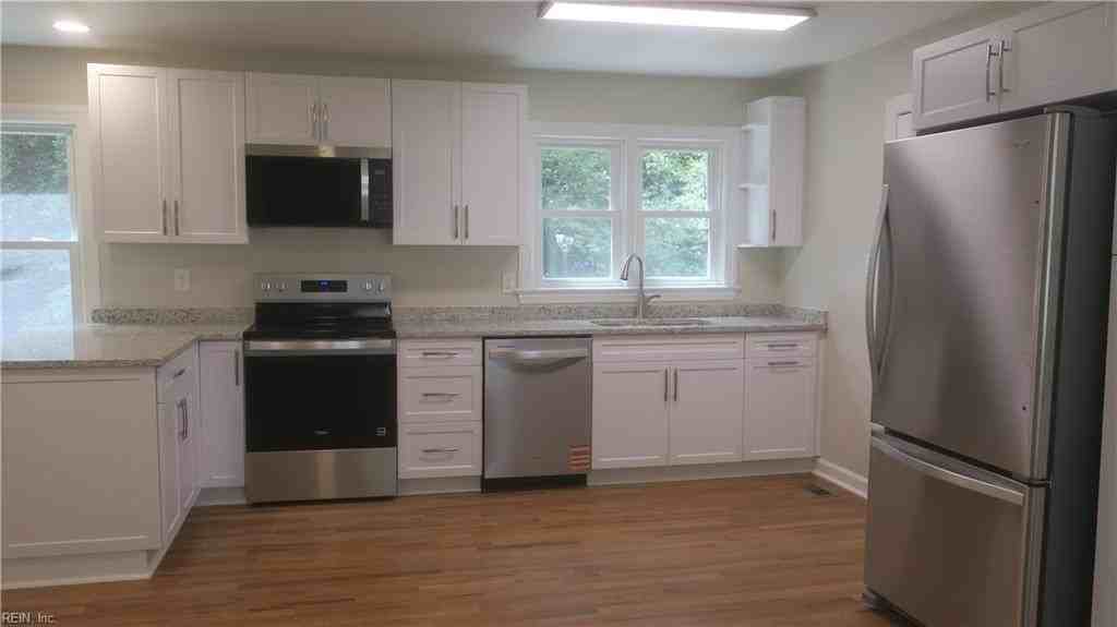 415 Pin Oak Rd - Photo 2 of 40