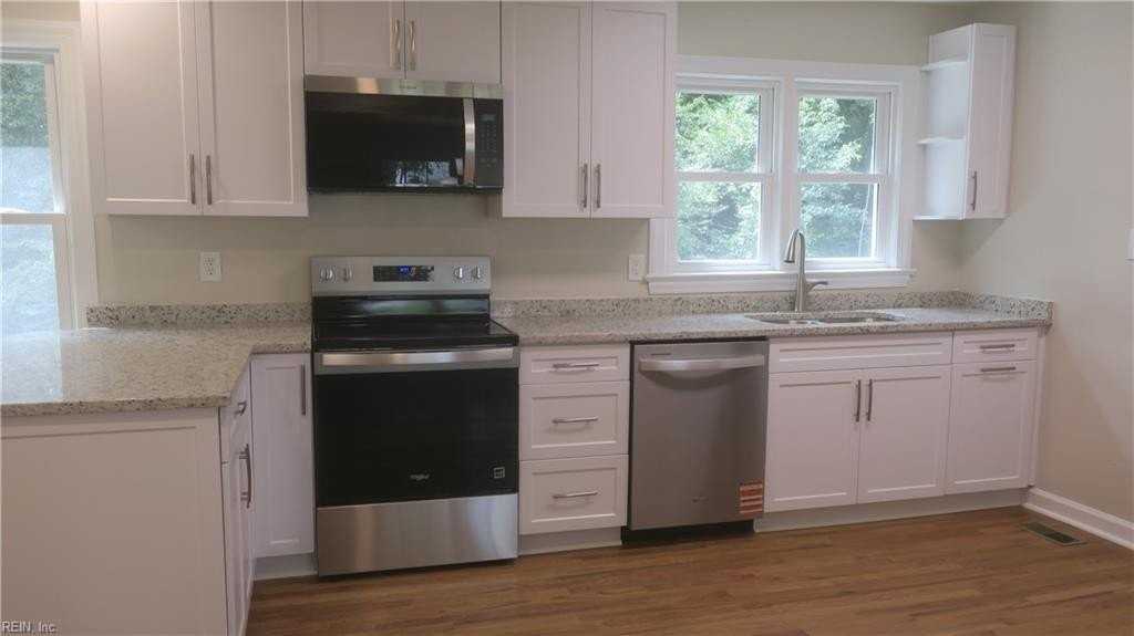 415 Pin Oak Rd - Photo 4 of 40
