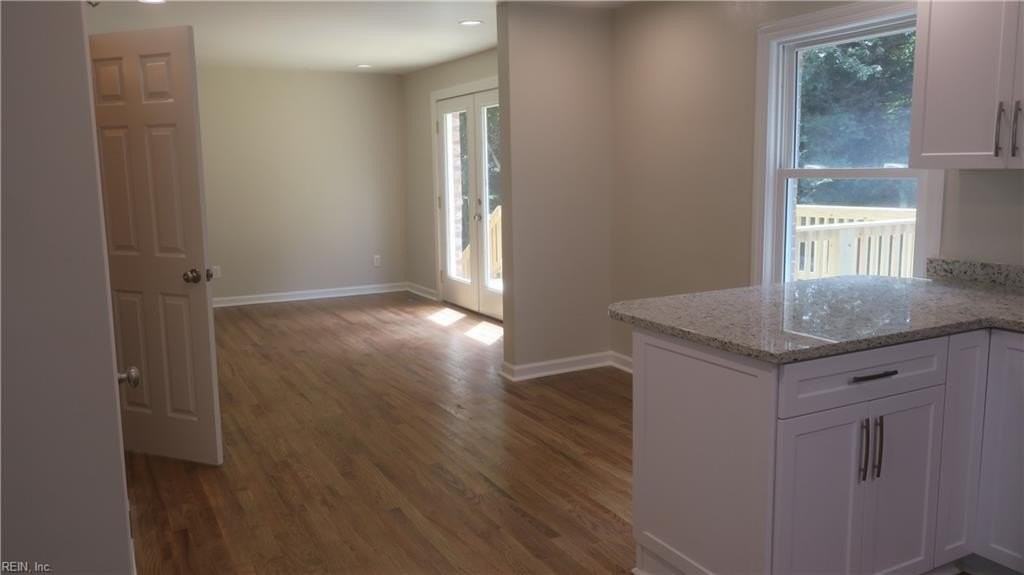 415 Pin Oak Rd - Photo 5 of 40
