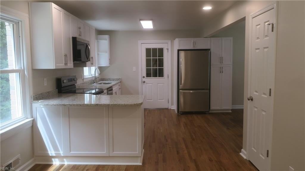 415 Pin Oak Rd - Photo 6 of 40