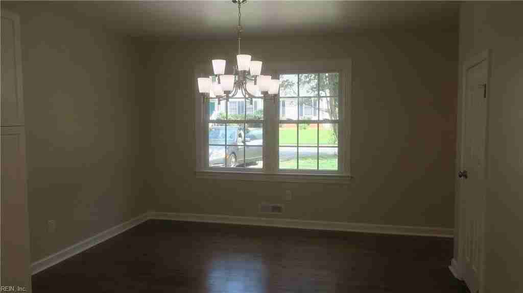 415 Pin Oak Rd - Photo 7 of 40