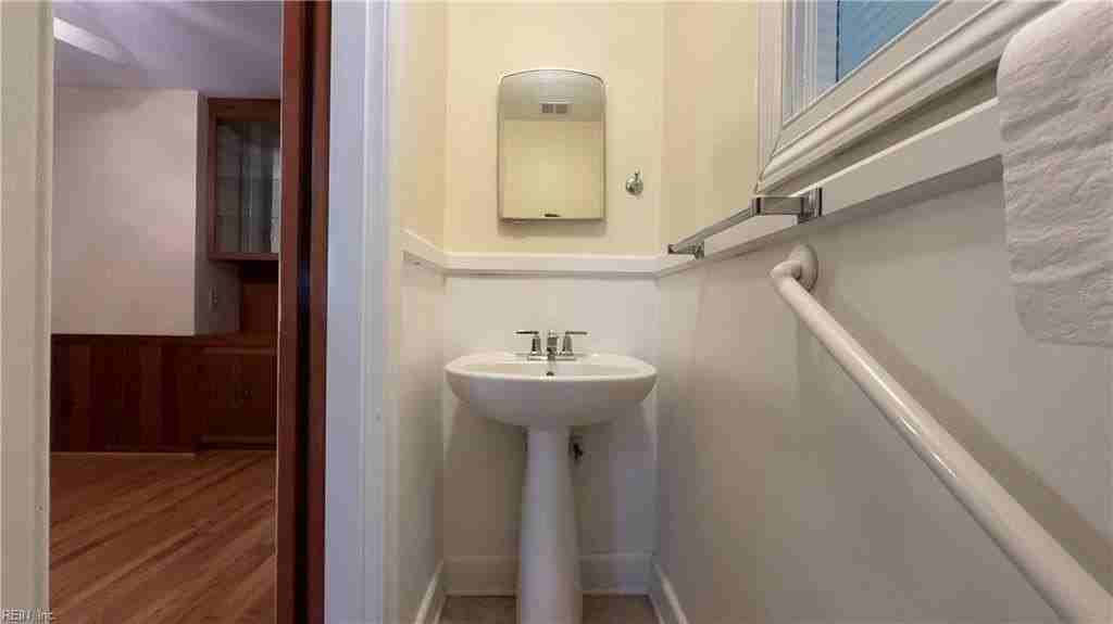 4720 Haywood Dr - Photo 7 of 28